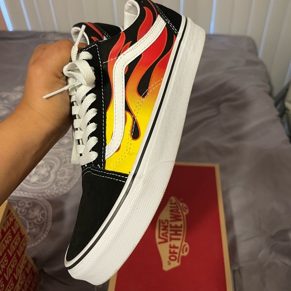 Vans Old Skool Flames Shoes - Picture 2 of 8